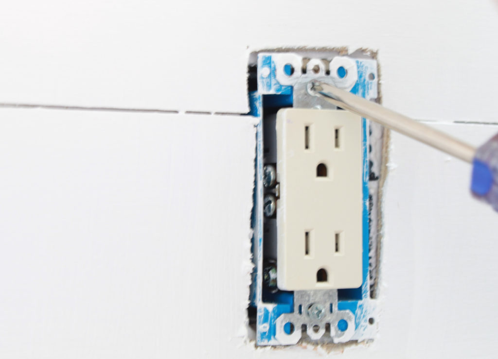 how to replace a GFCI outlet
