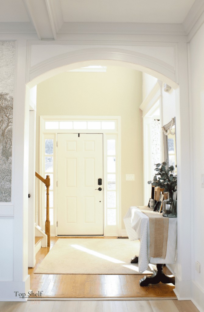 How to add archway trim to any doorway. You'll need a special kind of polyurethane-based flex trim as well as a table saw in order to bend the trim to the radius of your arch. 